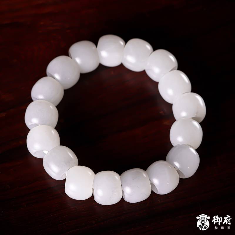 Xinjiang Hetian qinghua black-and-white seed jade barrel-bead bracelet, 46.8 g - Yufu Jade detail photograph 2