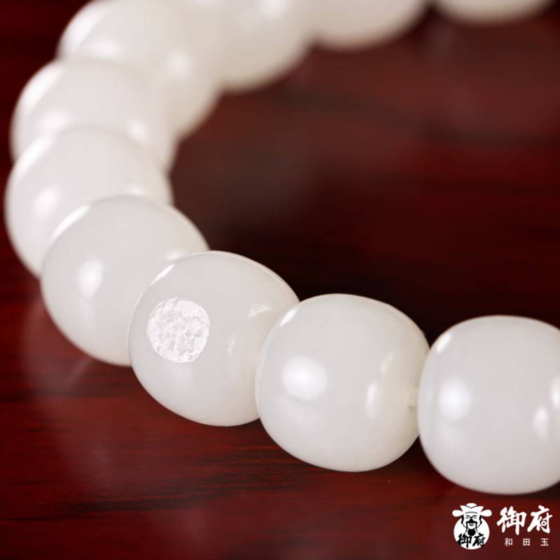 Xinjiang Hetian white seed jade barrel-bead bracelet, 45.7 g - Yufu Jade detail photograph 5