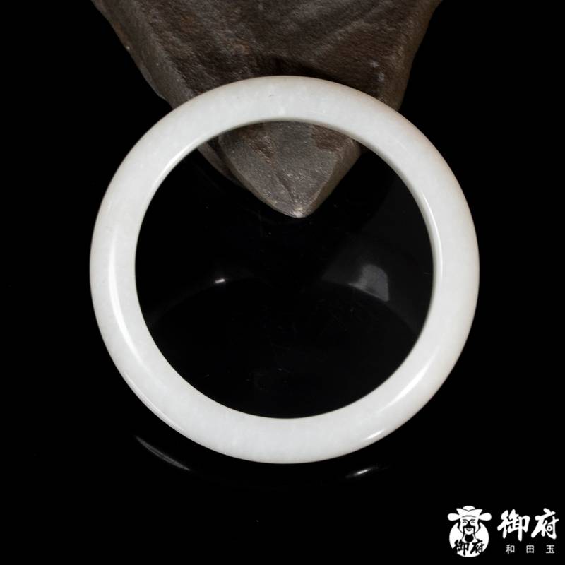 Xinjiang Hetian white seed jade flat-band bangle with natural skin, 52.8 g, 56 mm - Yufu Jade detail photograph 3