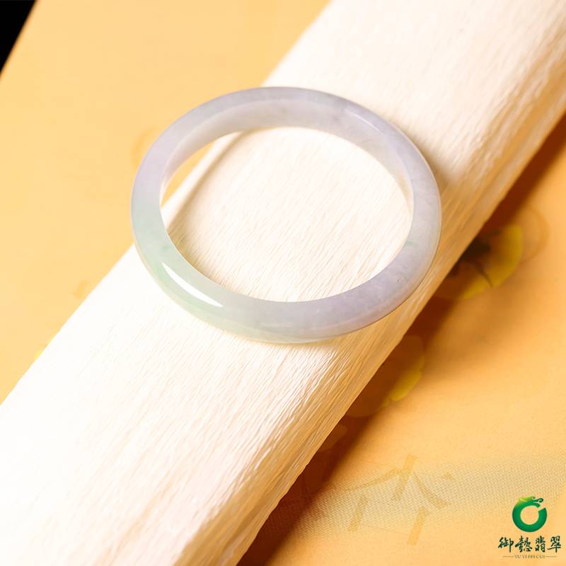 Burmese jadeite A-grade bangle in lavender and green spring colours, 40.3 g, 57.5 mm - Yufu Jade detail photograph 2
