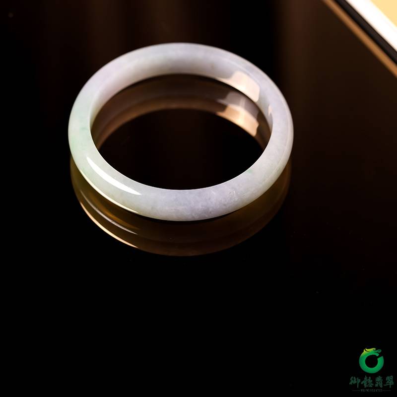 Burmese jadeite A-grade bangle in lavender and green spring colours, 40.3 g, 57.5 mm - Yufu Jade detail photograph 3